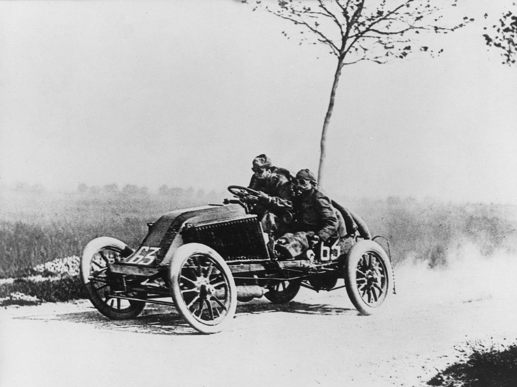 Марсель Рено на гонке Париж-Мадрид, 1903 год, неизвестный фотограф