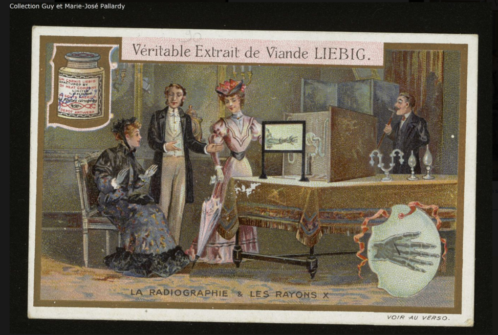 Открытка - женщину просвечивают рентгеном ради развлечения в салоне